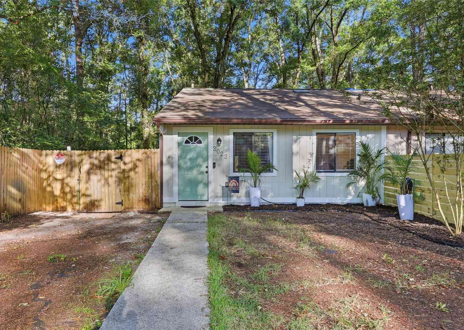 Homes For Sale - 2022 SW 70th Terrace<br/> Alachua County, GAINESVILLE, FL 32607