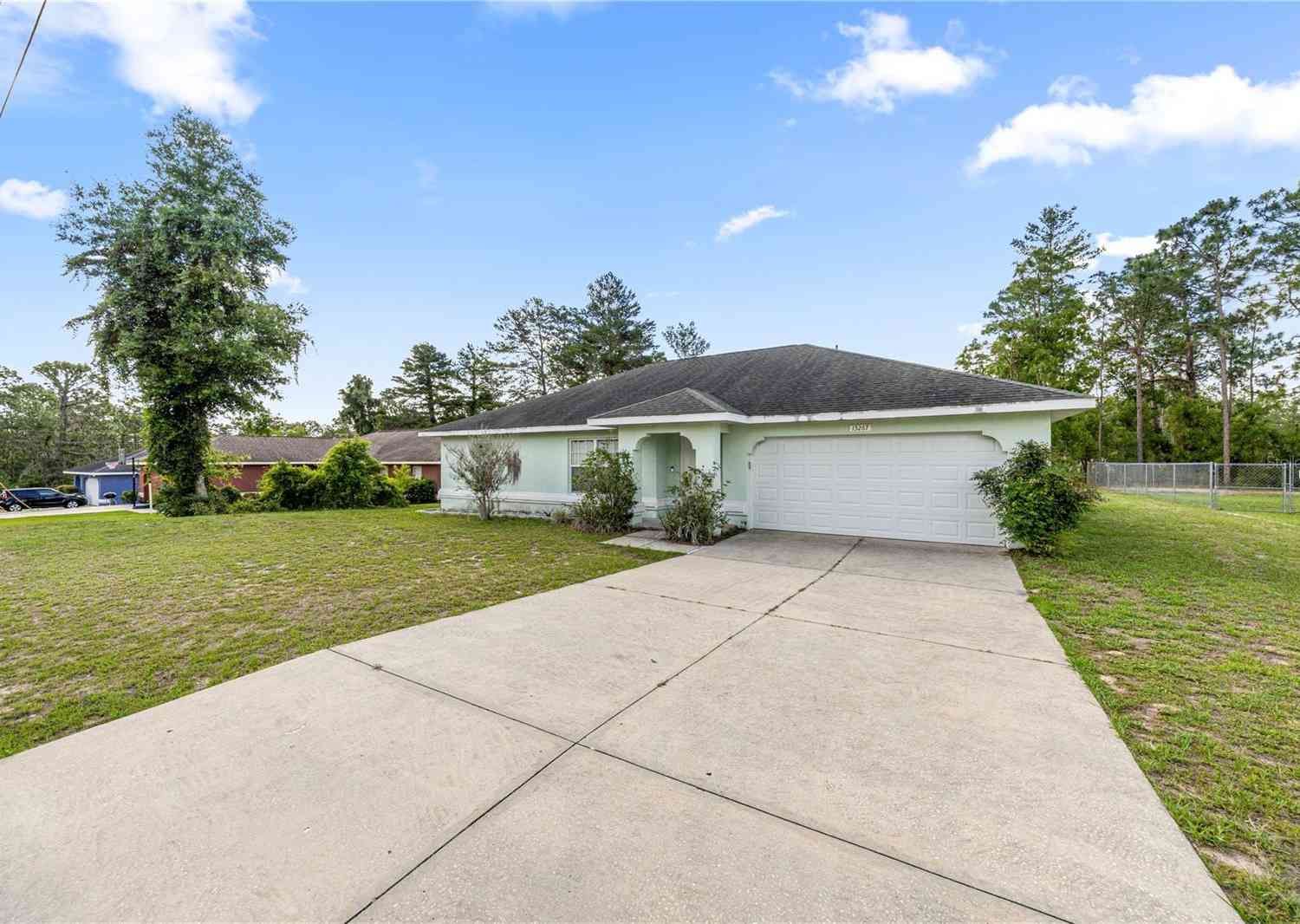 Homes For Sale - 13267 SW 79th Circle<br/> OCALA, FL 34473