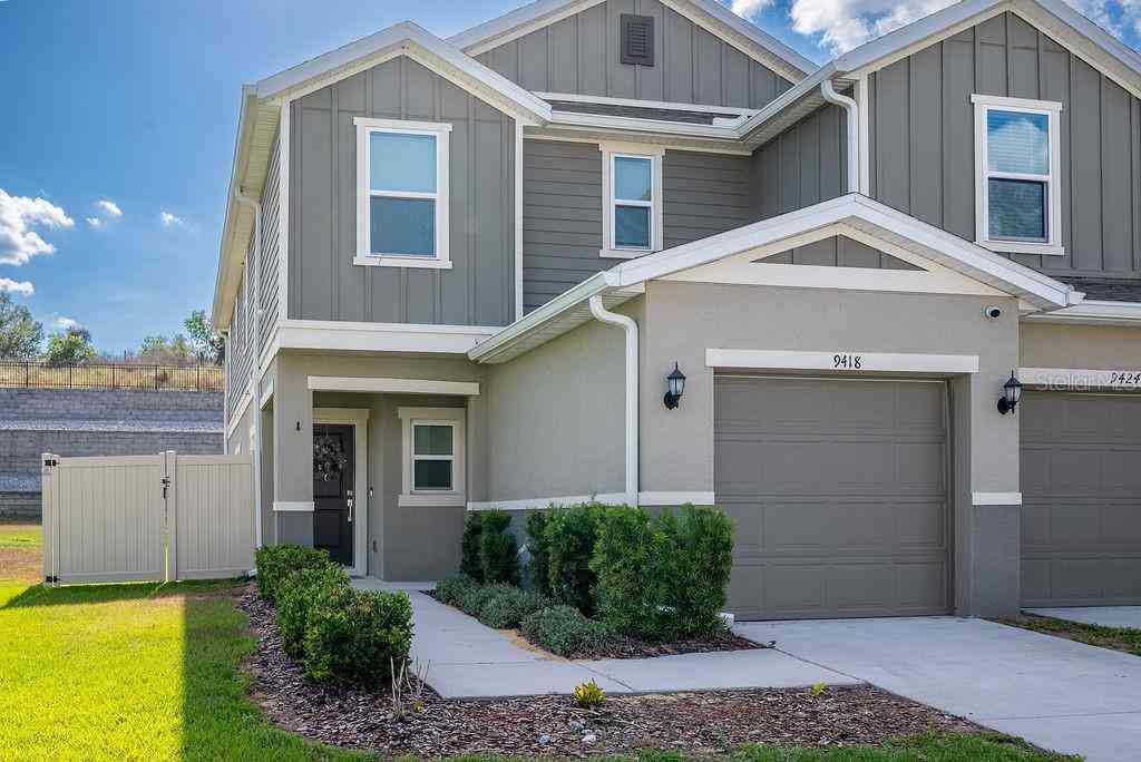 Townhouse For Sale - 9418 Westside Hills Drive<br/> DAVENPORT, FL 33896
