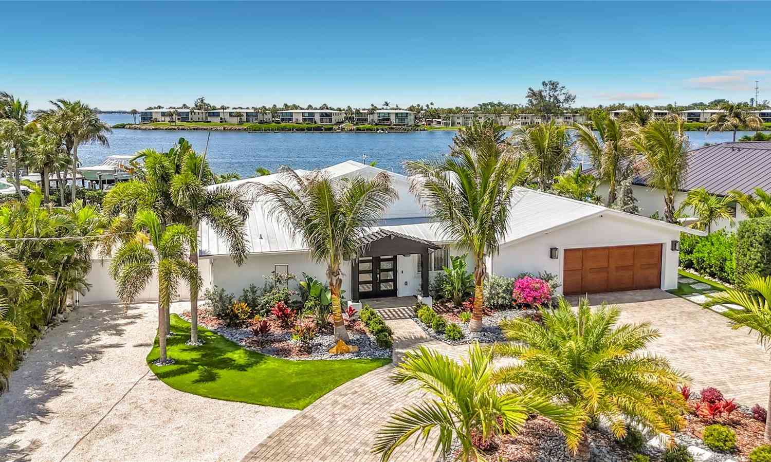 Homes For Sale - 605 Key Royale Drive<br/> Bradenton Beach, FL 34217