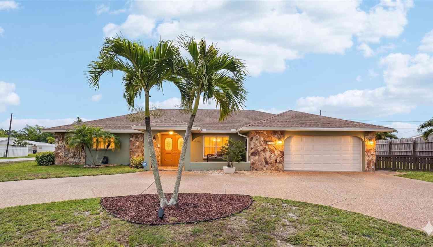 Homes For Sale - 1201 Jamaica Road<br/> VENICE, FL 34293