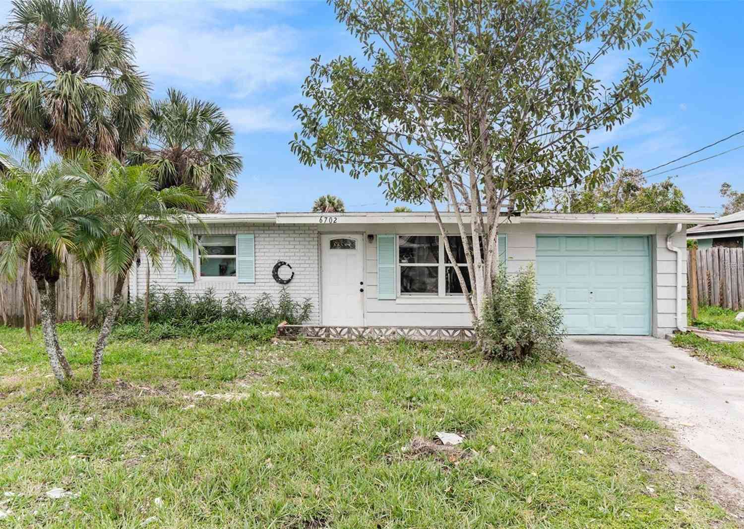 Homes For Sale - 6702 Sandra Drive<br/> PORT RICHEY, FL 34668