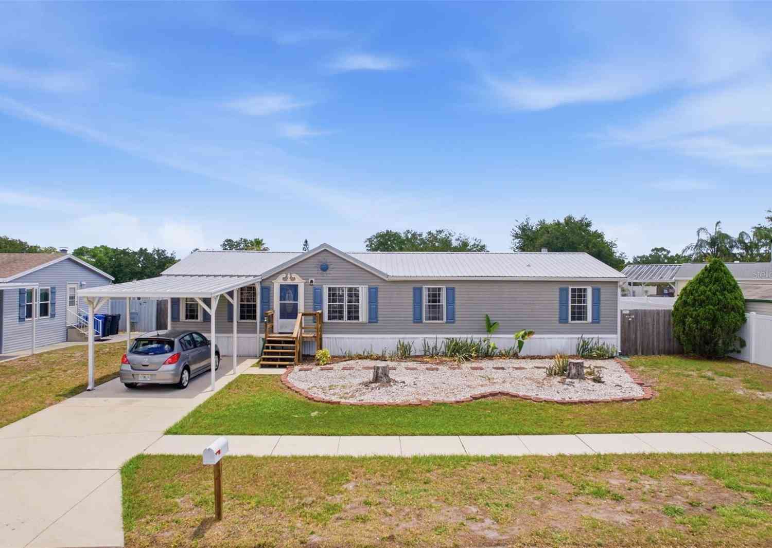 Mobile Home For Sale - 10407 Goshawk Drive<br/> RIVERVIEW, FL 33578
