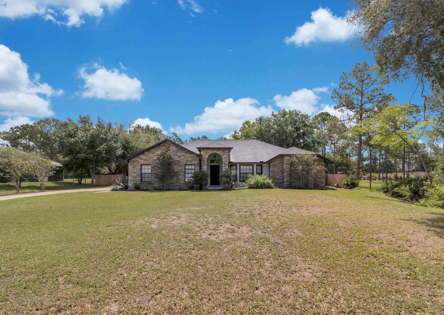 Homes For Sale - 2015 Running Horse Trail<br/> Saint Cloud, FL 34771