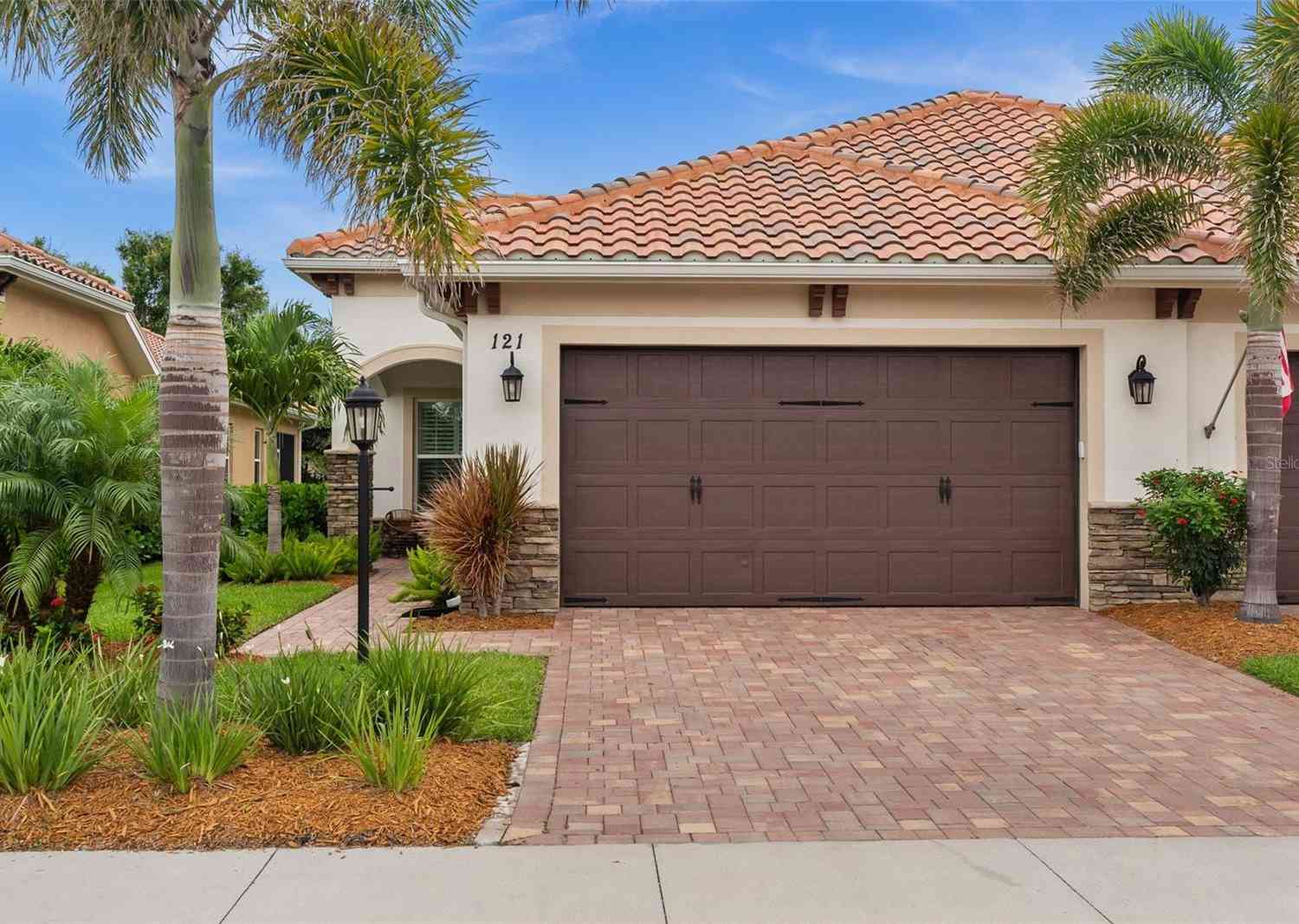 Villa For Sale - 121 Colebrook Court<br/> VENICE, FL 34292