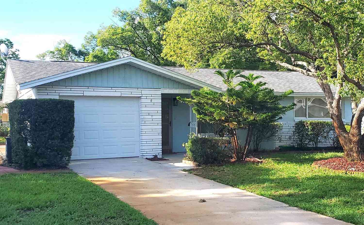 Homes For Sale - 7534 Rosewood Drive<br/> PORT RICHEY, FL 34668