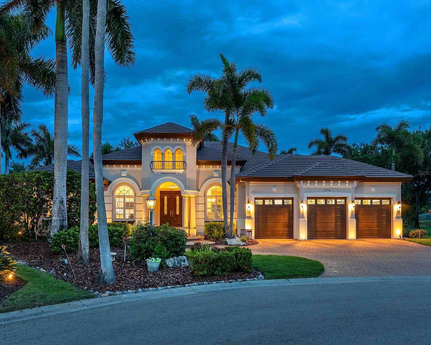 Homes For Sale - 13716 Red Rock Place<br/> Manatee County, LAKEWOOD RANCH, FL 34202