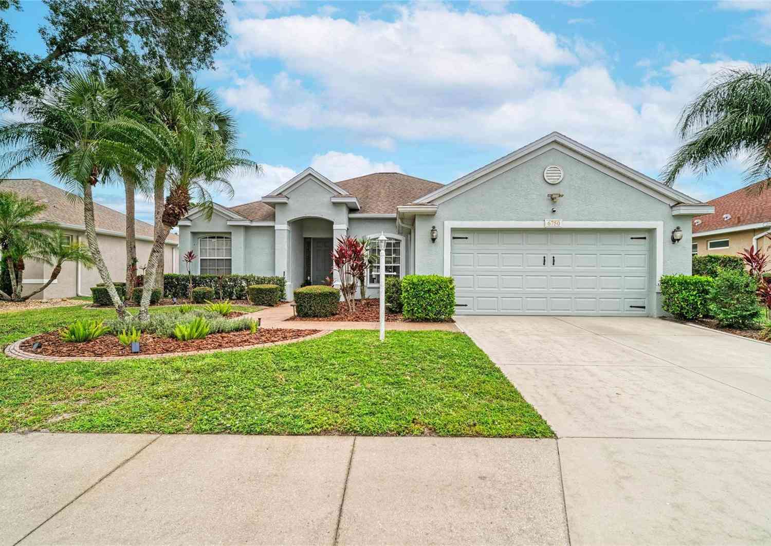Homes For Sale - 6750 64th Terrace<br/> Manatee County, BRADENTON, FL 34203
