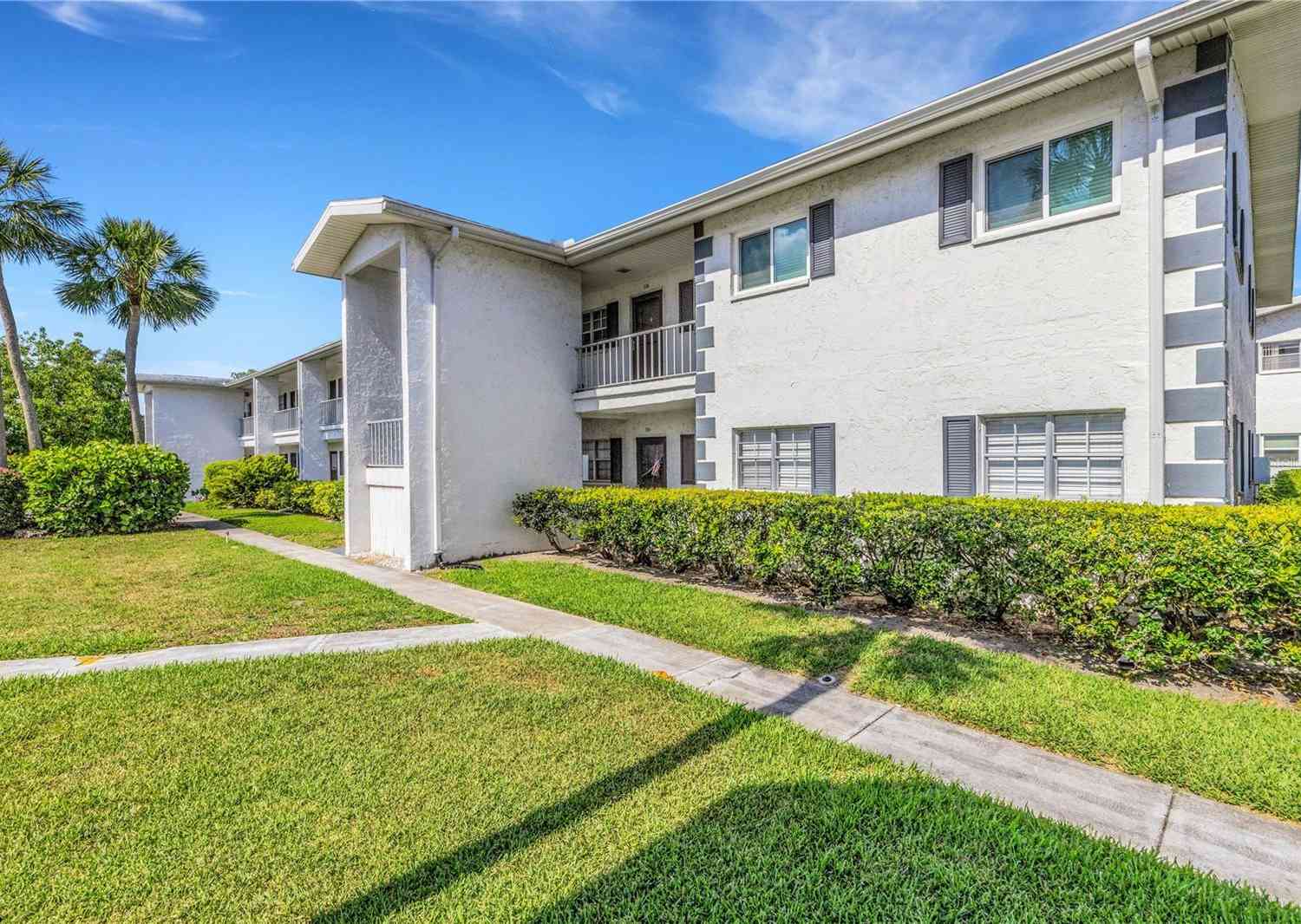 Condo For Sale - 105 47th Avenue Drive #376<br/> BRADENTON, FL 34207