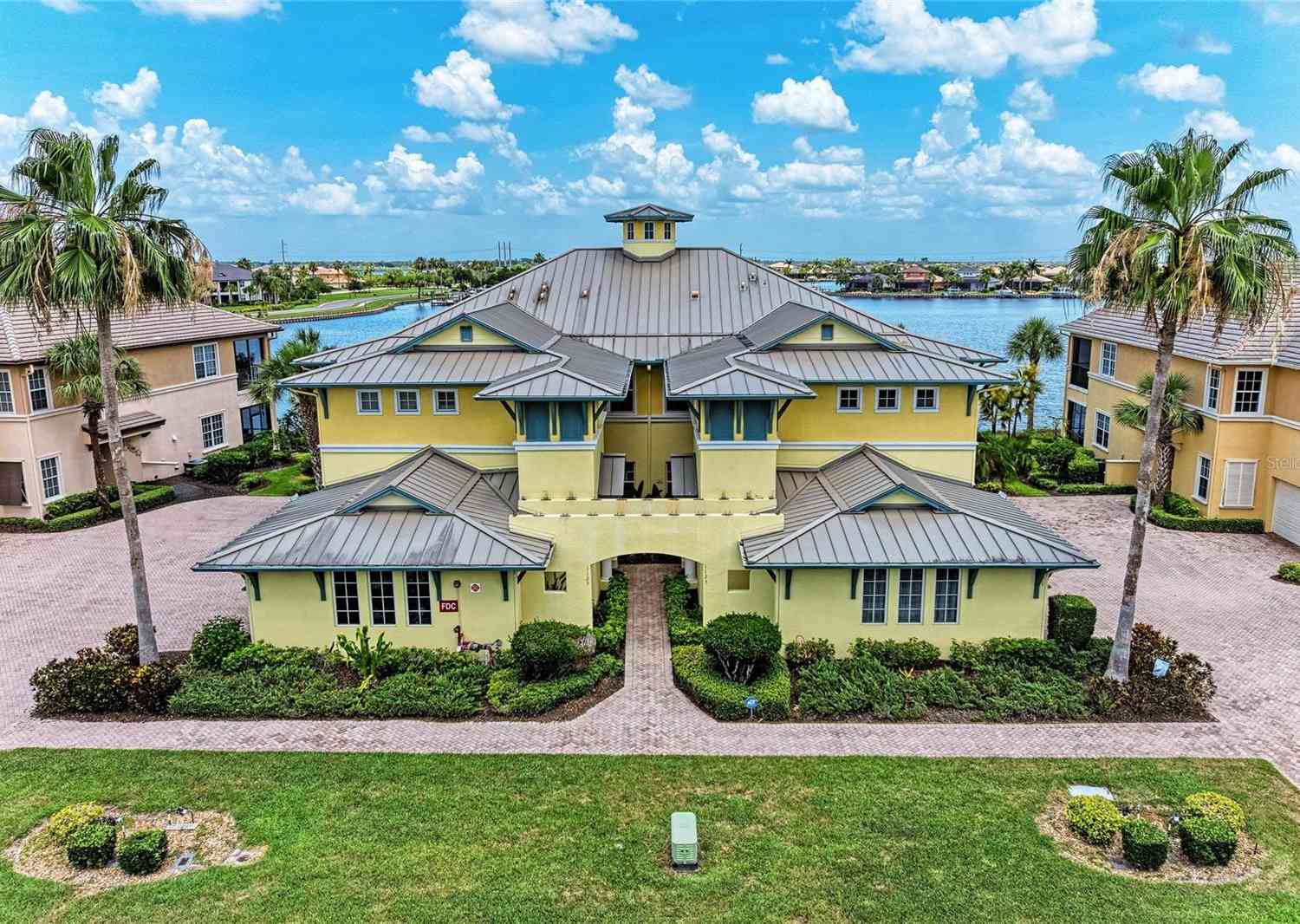 Condo For Sale - 1121 Riverscape Street #1121<br/> BRADENTON, FL 34208