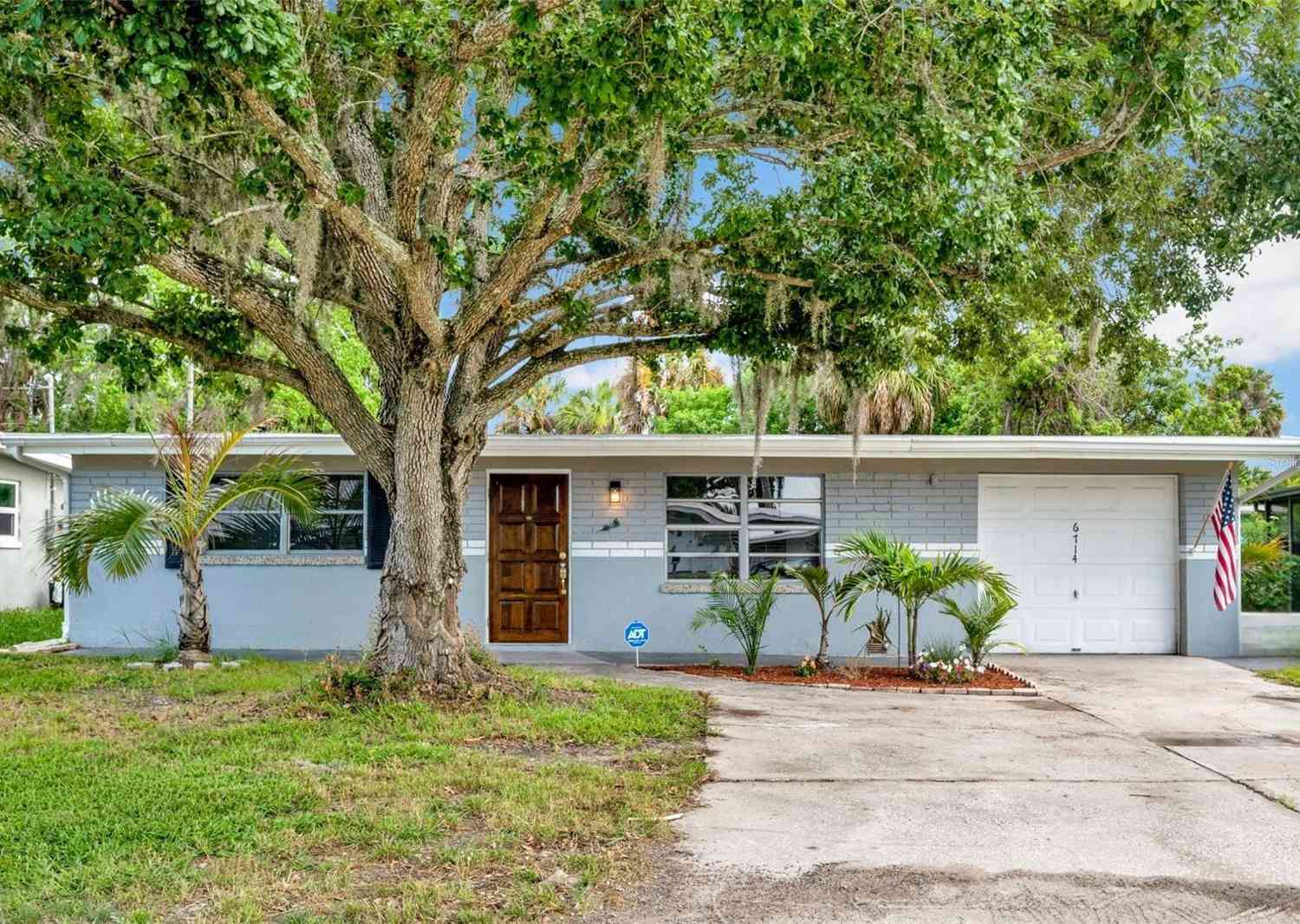 Homes For Sale - 6714 Sandra Drive<br/> PORT RICHEY, FL 34668