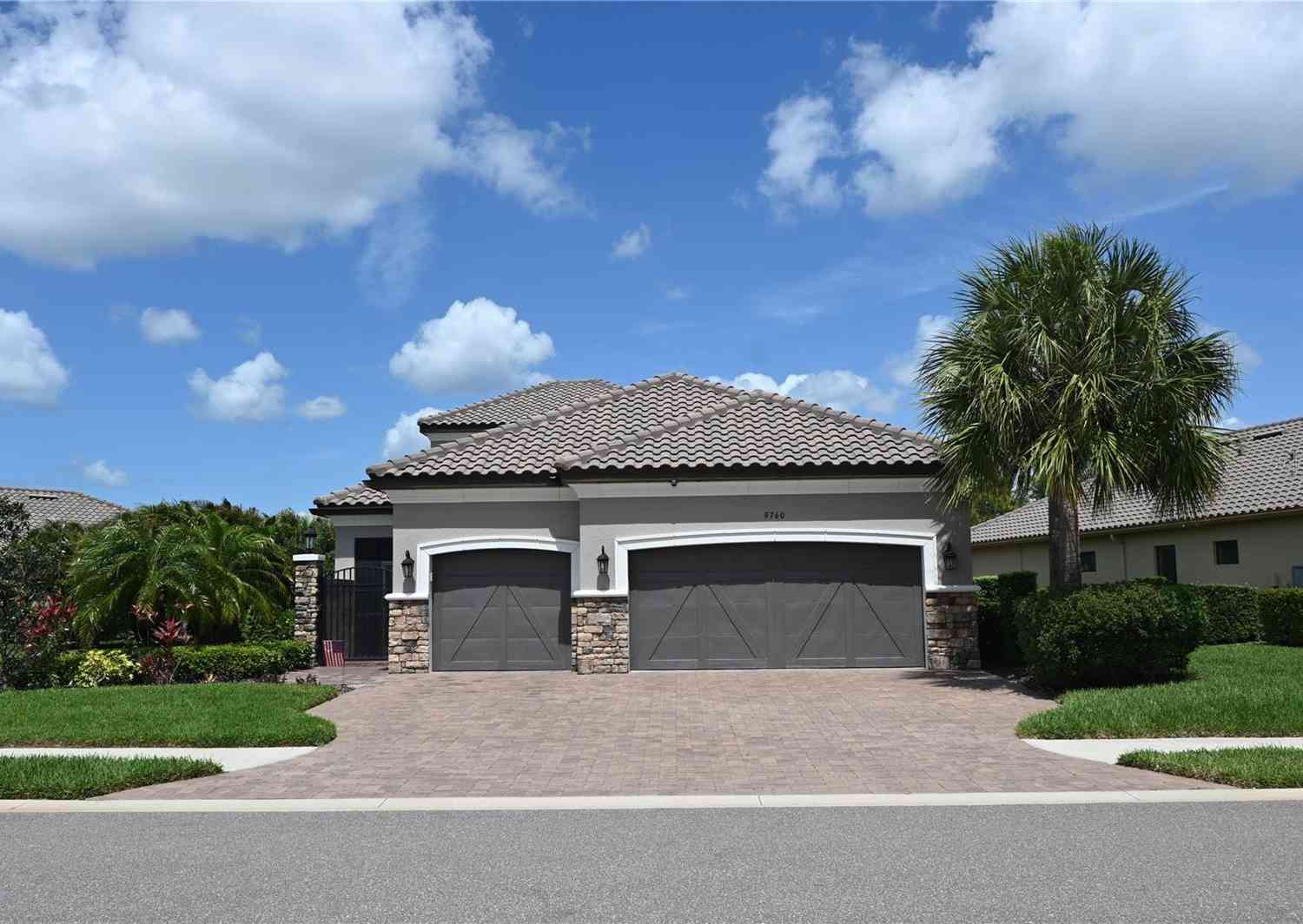 Homes For Sale - 9760 Highland Park Place<br/> PALMETTO, FL 34221