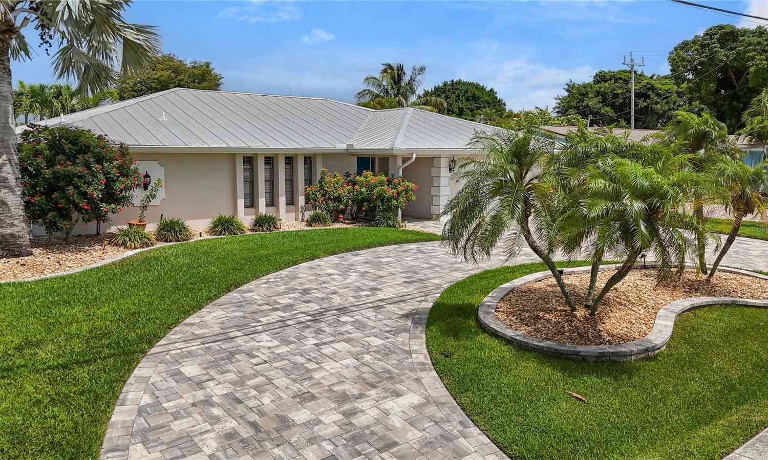 Homes For Sale - 5215 Pelican Boulevard<br/> Lee County, CAPE CORAL, FL 33914