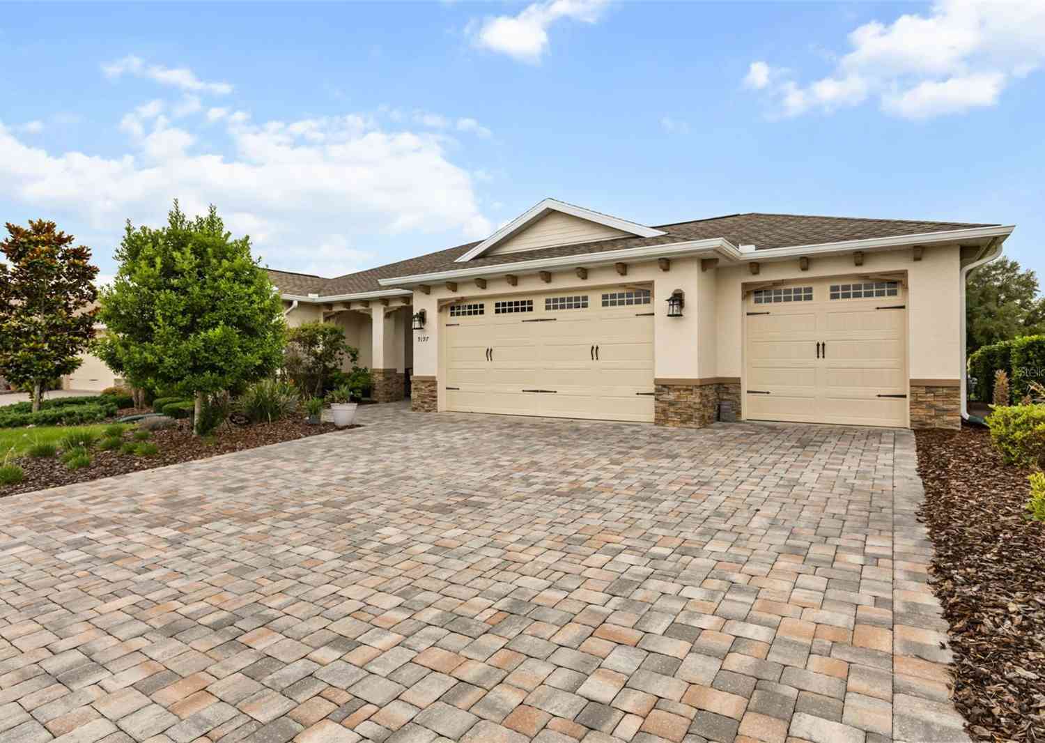 Homes For Sale - 9197 SW 89th Loop<br/> OCALA, FL 34481