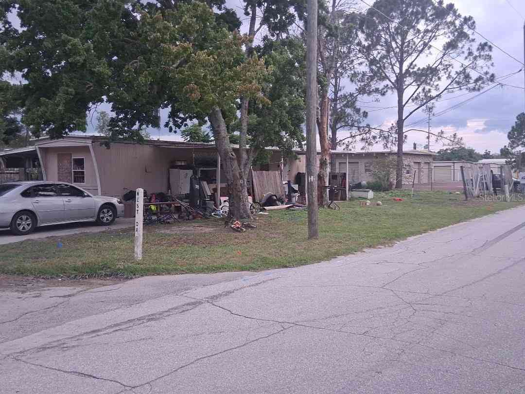 Mobile Home For Sale - 36449 West Drive<br/> Lake County, FRUITLAND PARK, FL 34731
