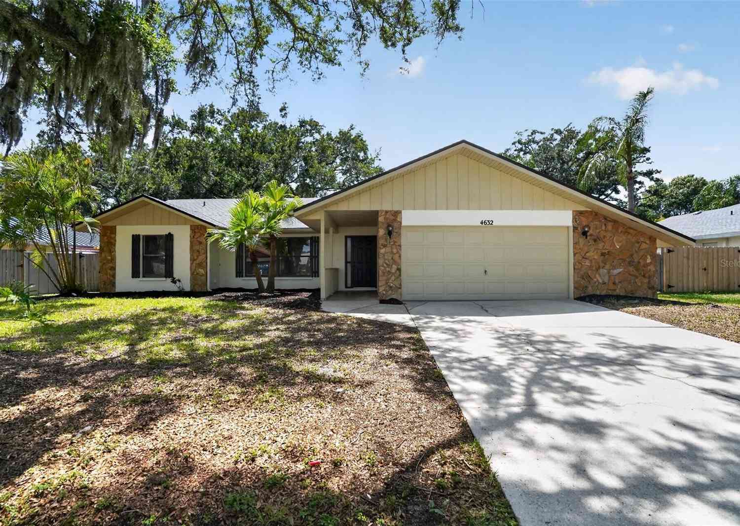 Homes For Sale - 4632 31st Court<br/> BRADENTON, FL 34203