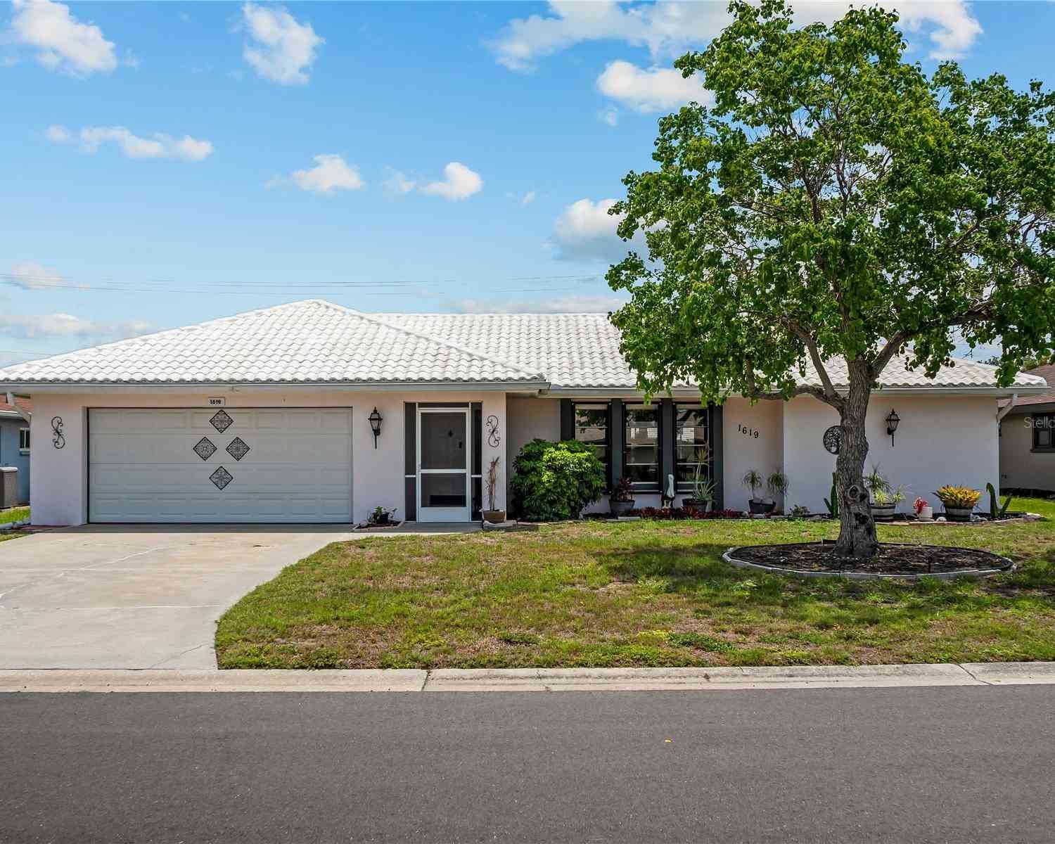 Homes For Sale - 1619 E Cypress Point Drive<br/> VENICE, FL 34293