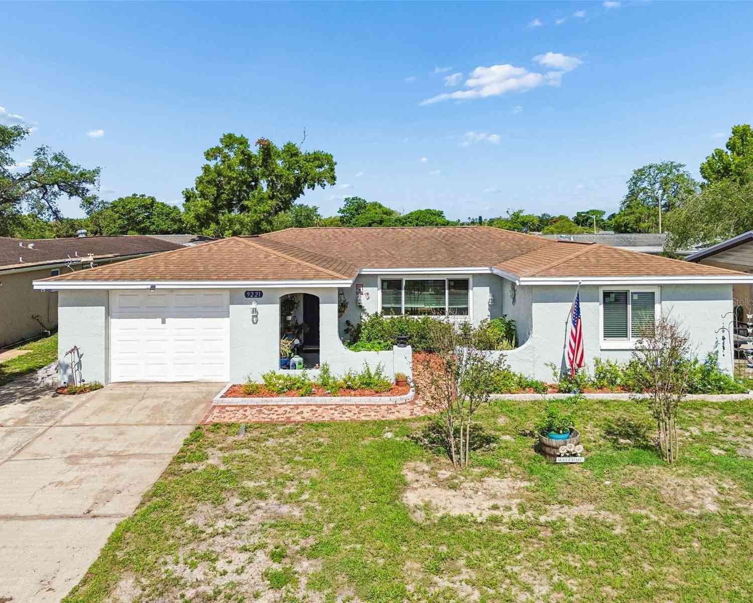 Homes For Sale - 9221 Rainbow Lane<br/> PORT RICHEY, FL 34668