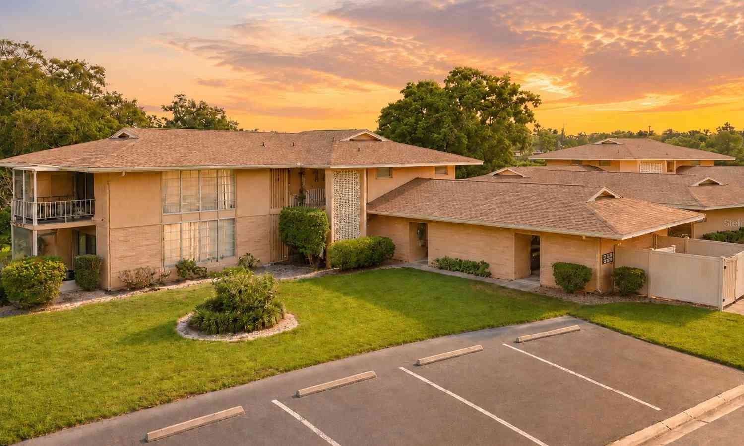 Condo For Sale - 2223 Beneva Terrace #2222<br/> SARASOTA, FL 34232