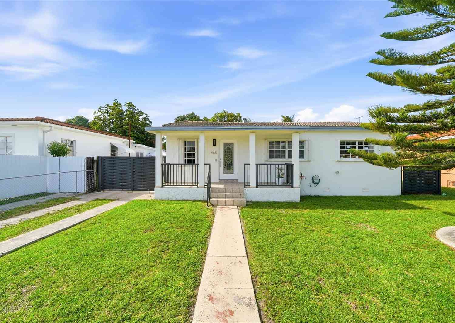 Homes For Sale - 465 E 38th Street<br/> HIALEAH, FL 33013