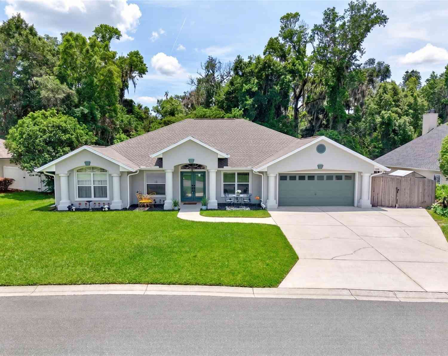 Homes For Sale - 2408 SE 23rd Place<br/> OCALA, FL 34471