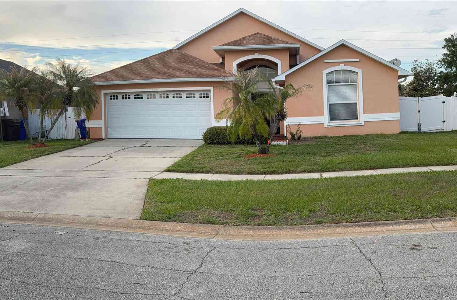 Homes For Sale - 2527 Hikers Court<br/> Osceola County, KISSIMMEE, FL 34743