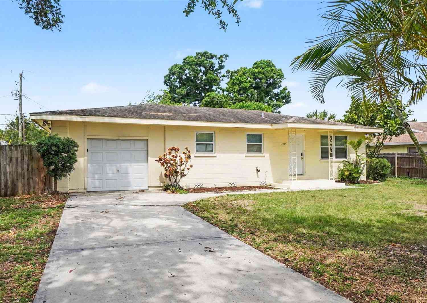 Homes For Sale - 4529 19th Street Circle<br/> BRADENTON, FL 34207