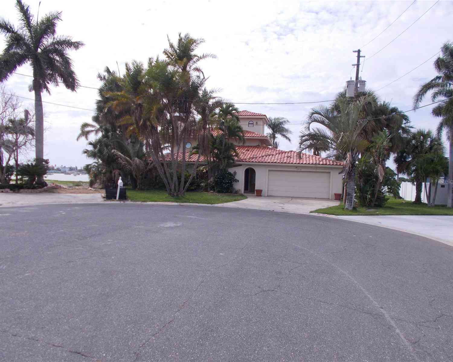 Homes For Sale - 12570 4th Street<br/> Pinellas County, Treasure Island, FL 33706
