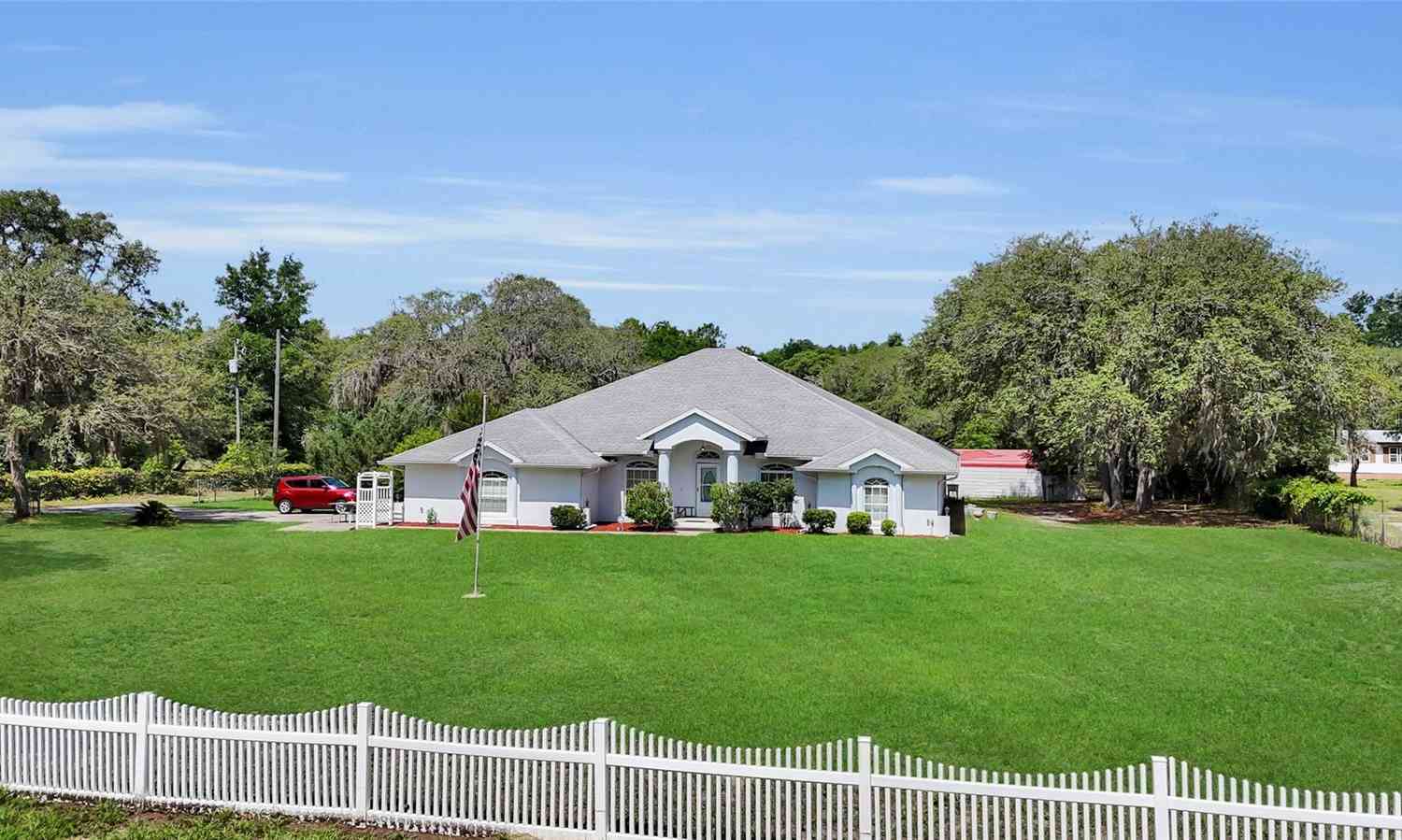 Homes For Sale - 5260 SW 176th Avenue<br/> DUNNELLON, FL 34432