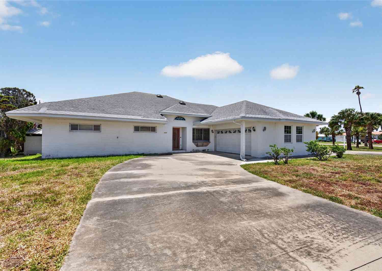 Homes For Sale - 1227 Bel Aire Drive<br/> DAYTONA BEACH, FL 32118