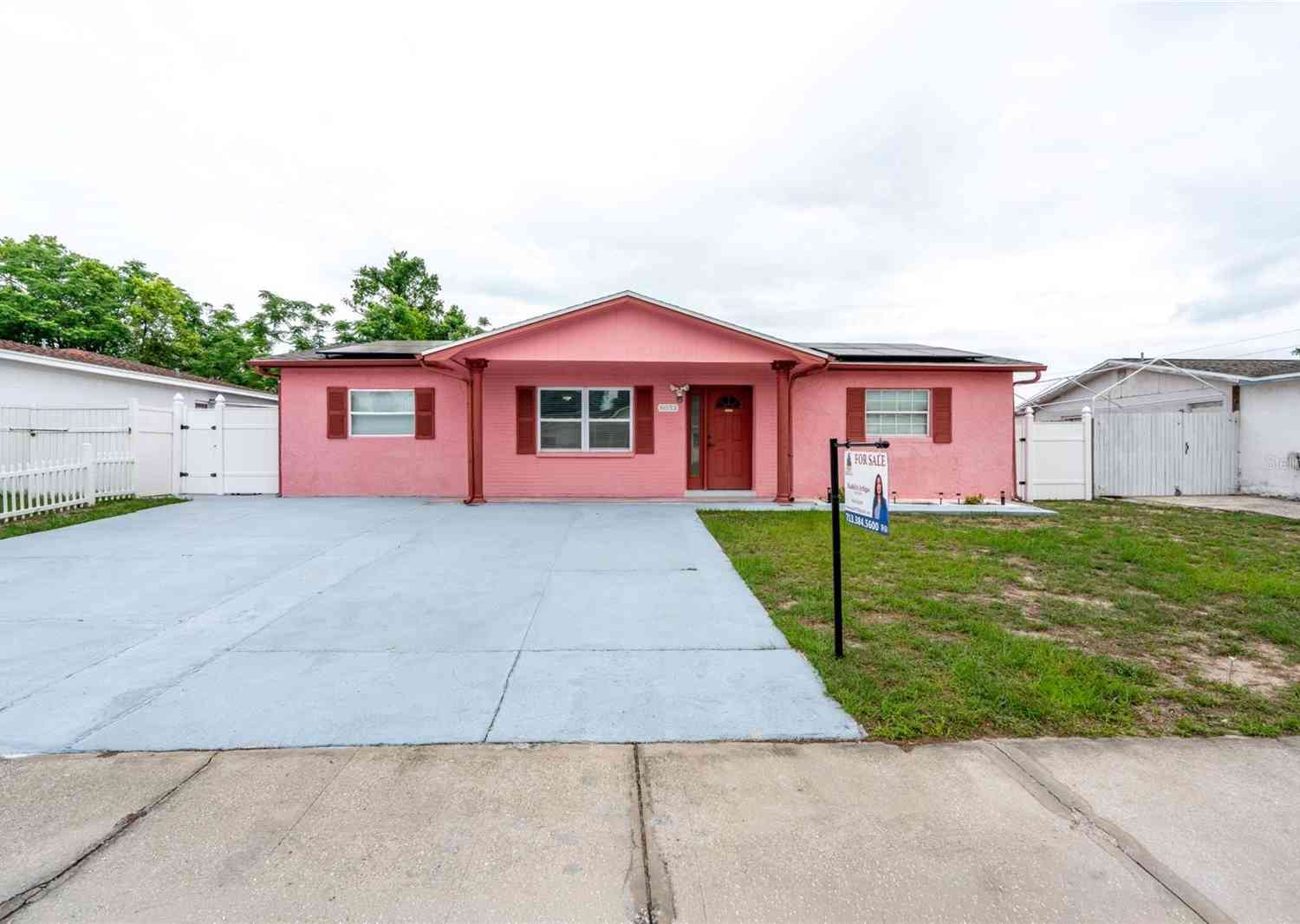 Homes For Sale - 8033 Manvel Drive<br/> PORT RICHEY, FL 34668
