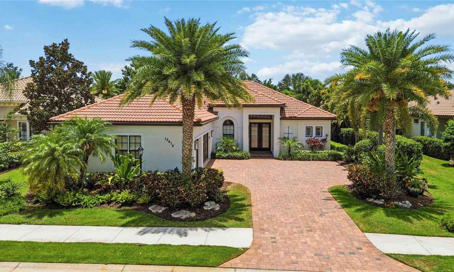 Homes For Sale - 15414 Leven Links Place<br/> BRADENTON, FL 34202