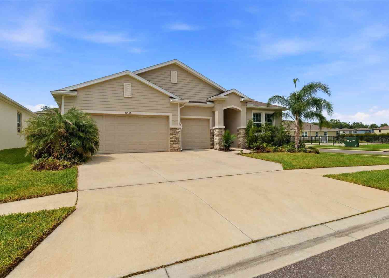 Homes For Sale - 32337 Conchshell Sail Street<br/> Wesley Chapel, FL 33545