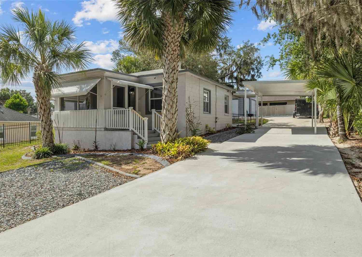Homes For Sale - 205 W Maple Street<br/> DAVENPORT, FL 33837