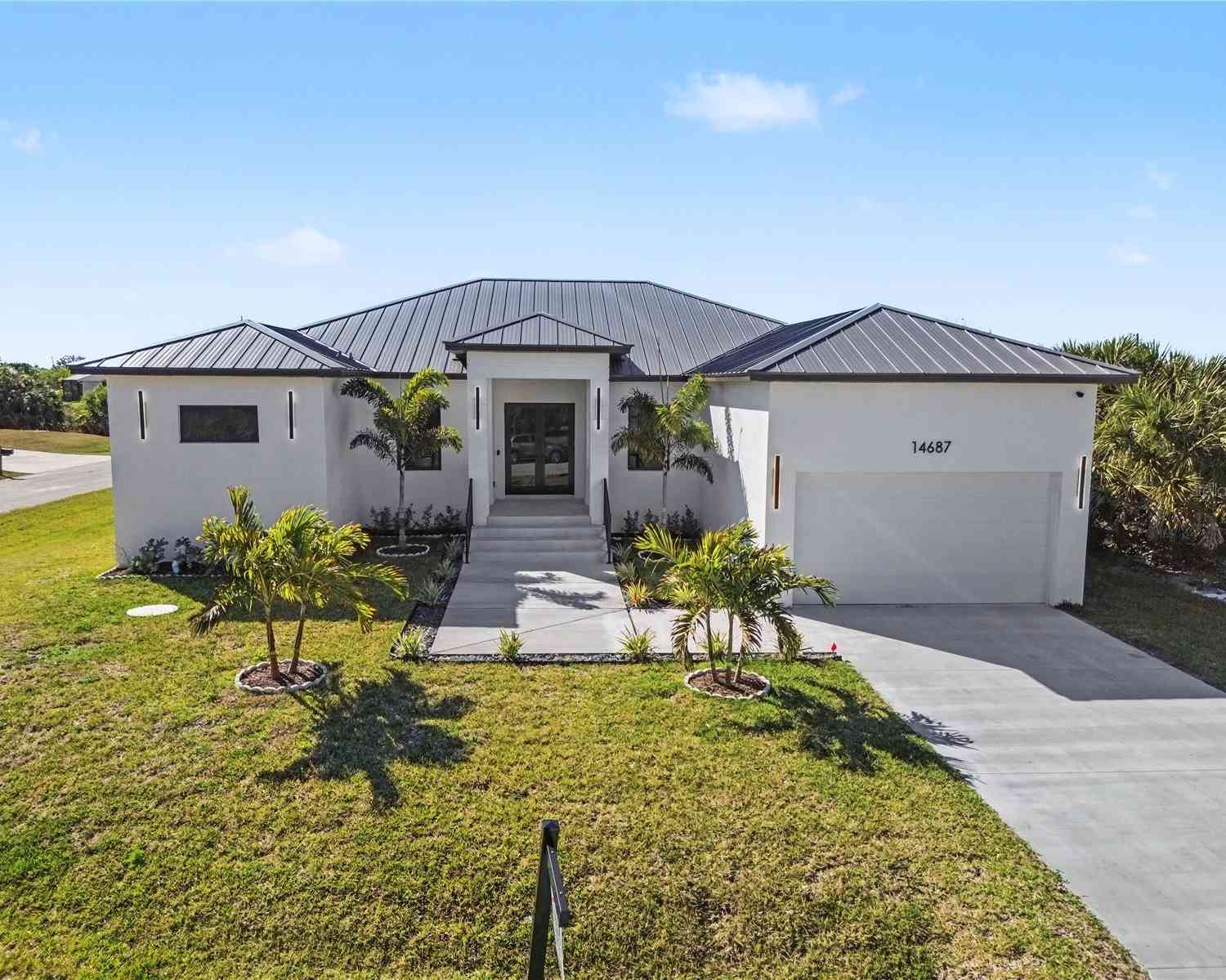 Homes For Sale - 14687 Lillian Circle<br/> PORT CHARLOTTE, FL 33981