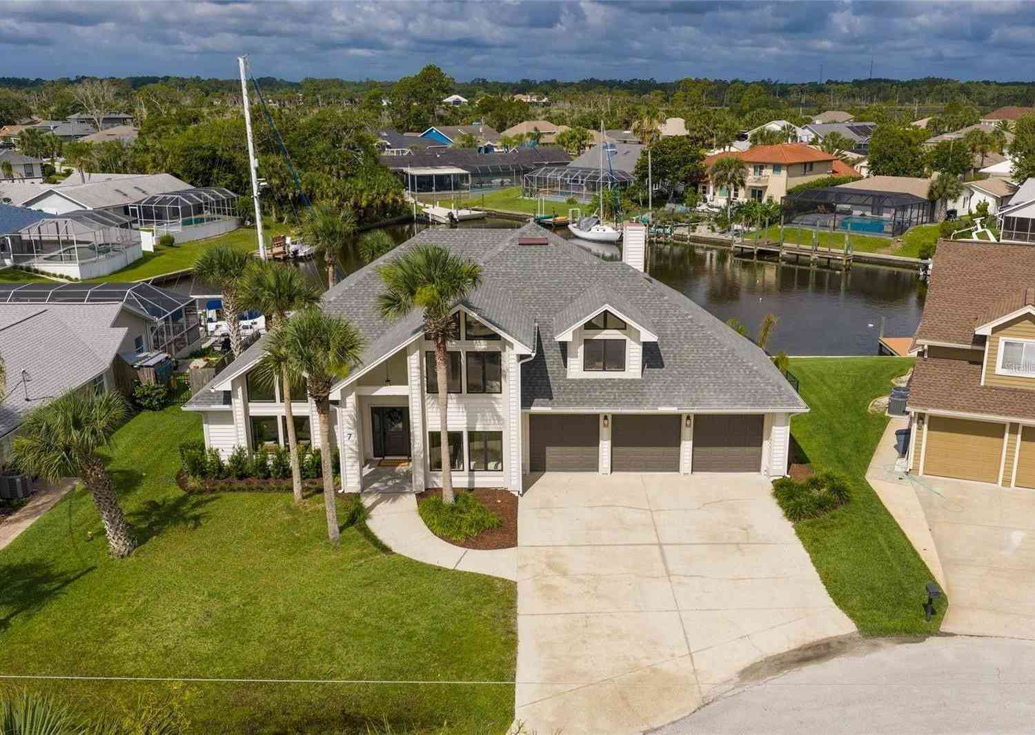 Homes For Sale - 7 Chinook Court<br/> Flagler County, PALM COAST, FL 32137