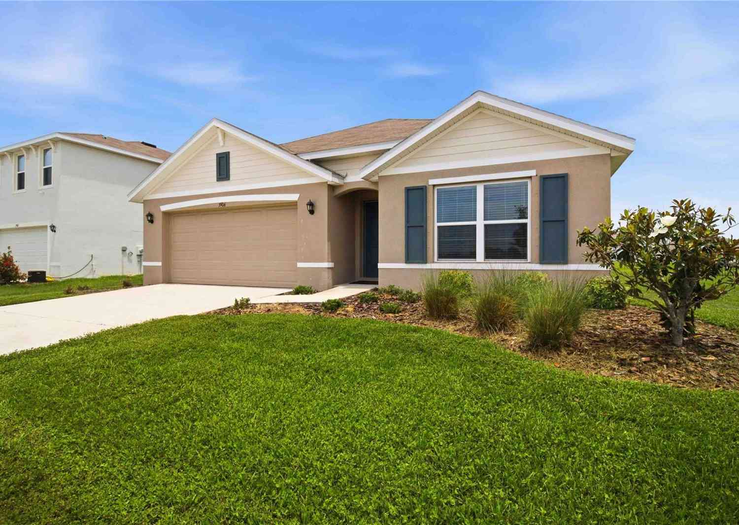 Homes For Sale - 3906 111th Street<br/> PALMETTO, FL 34221