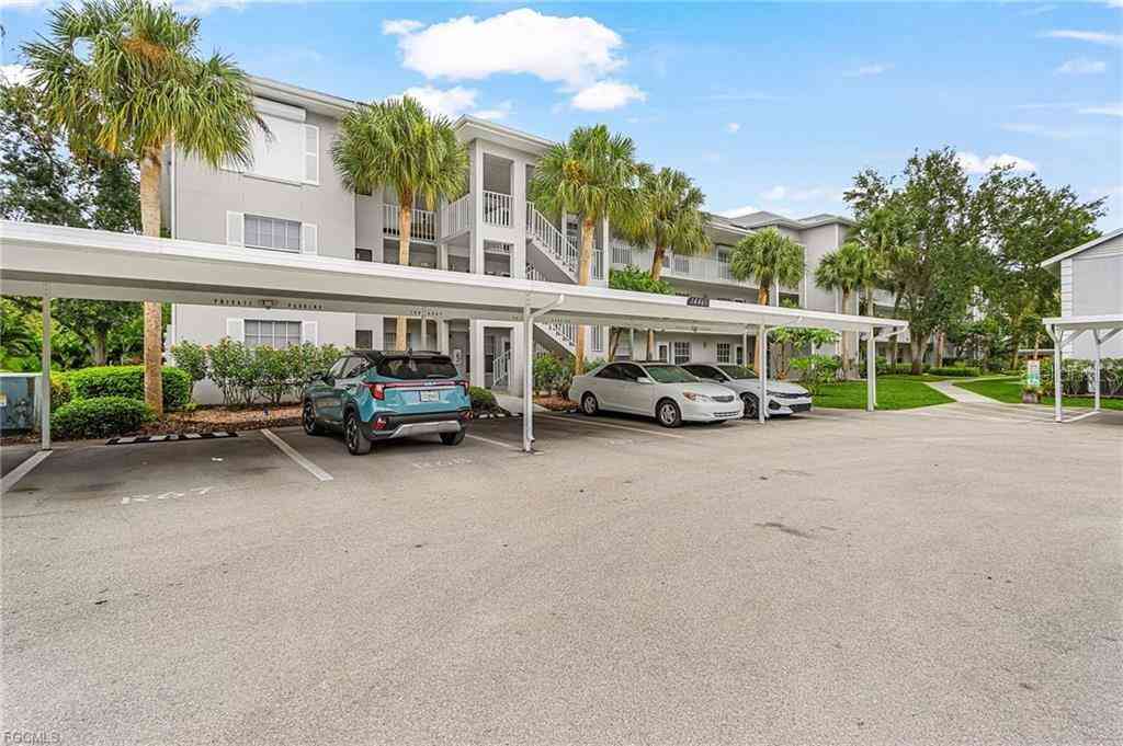 Condo For Sale - 14461 Lakewood Trace Court #103<br/> FORT MYERS, FL 33919