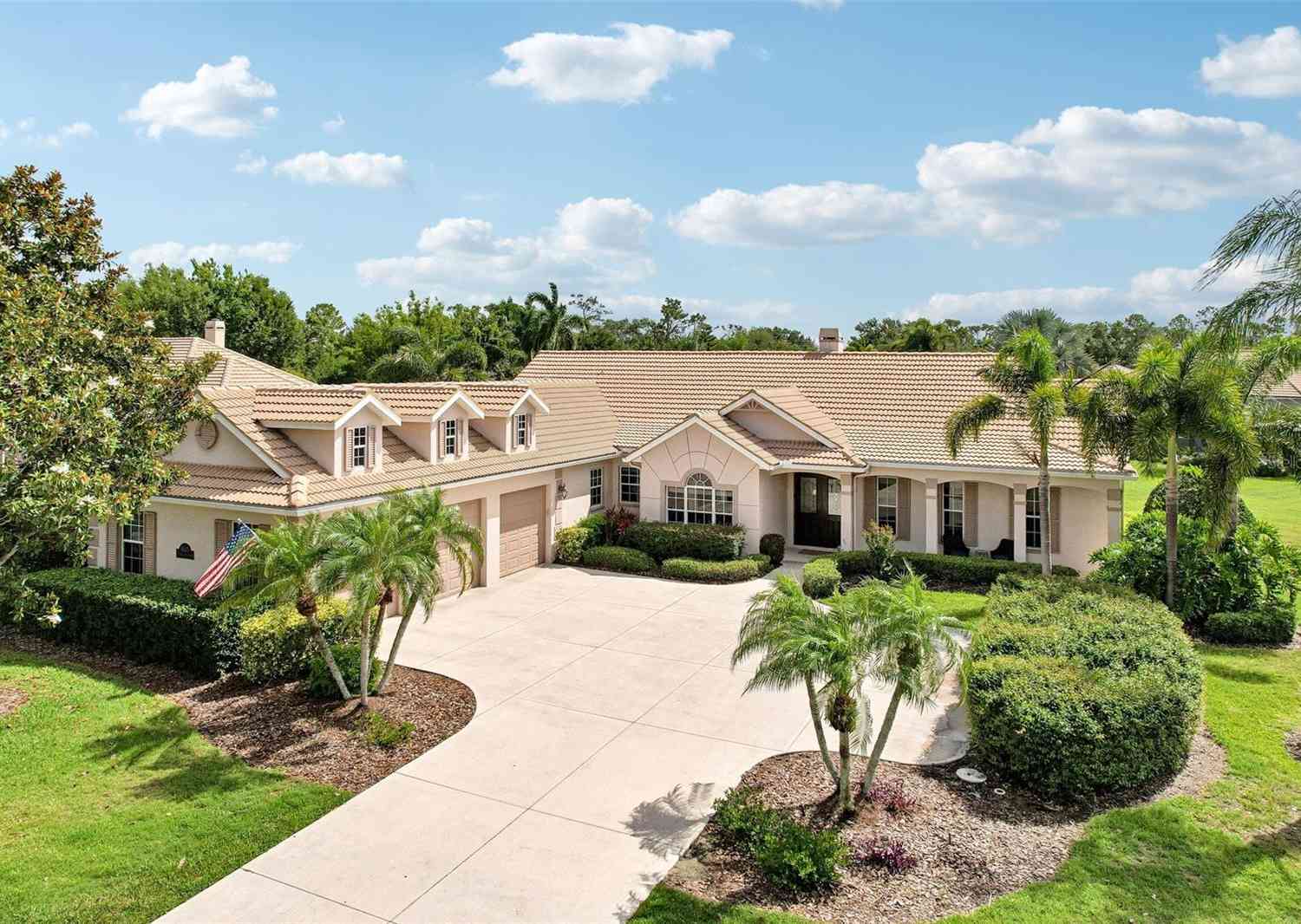 Homes For Sale - 6615 Butlers Crest Drive<br/> BRADENTON, FL 34203