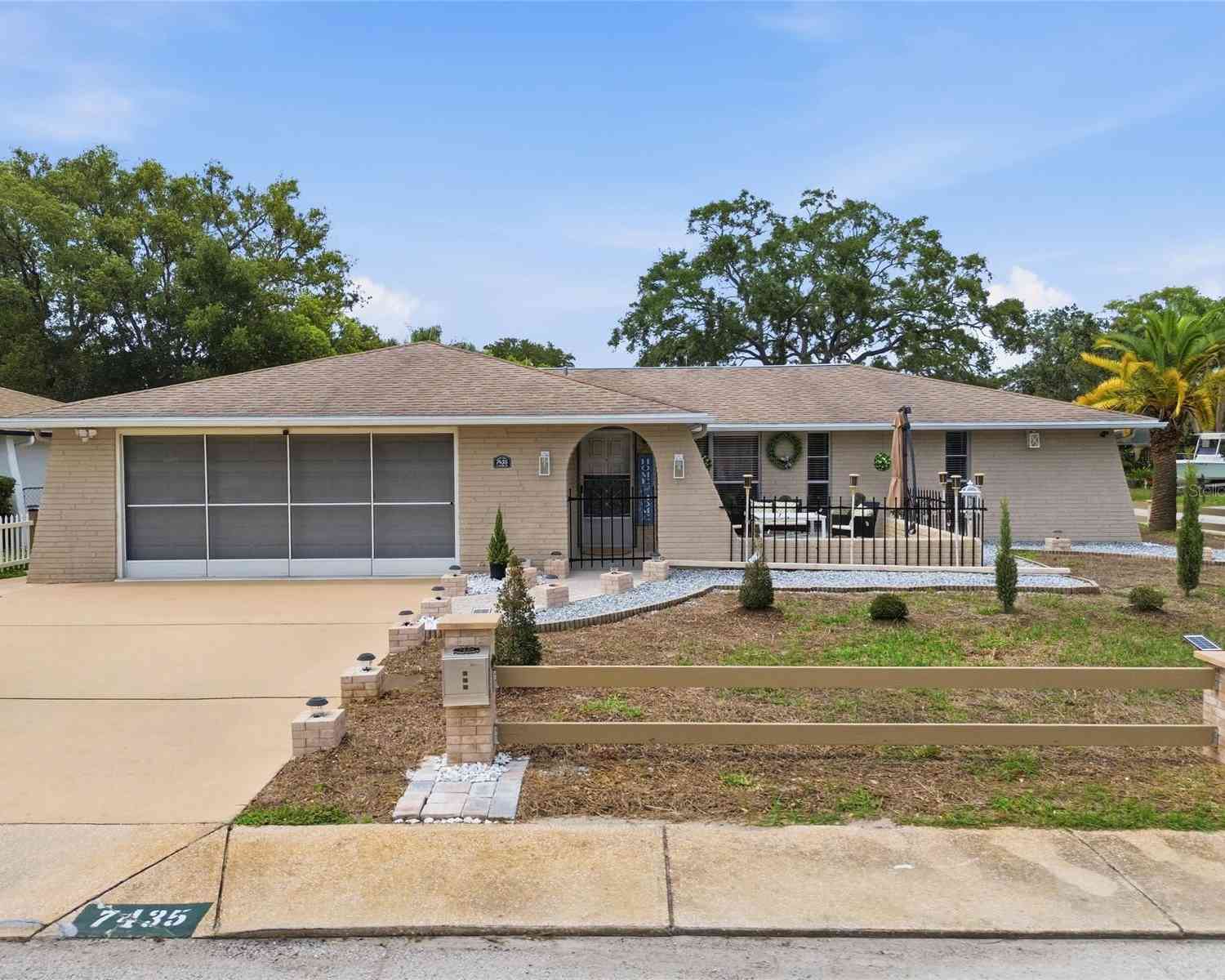 Homes For Sale - 7435 Fireside Drive<br/> PORT RICHEY, FL 34668