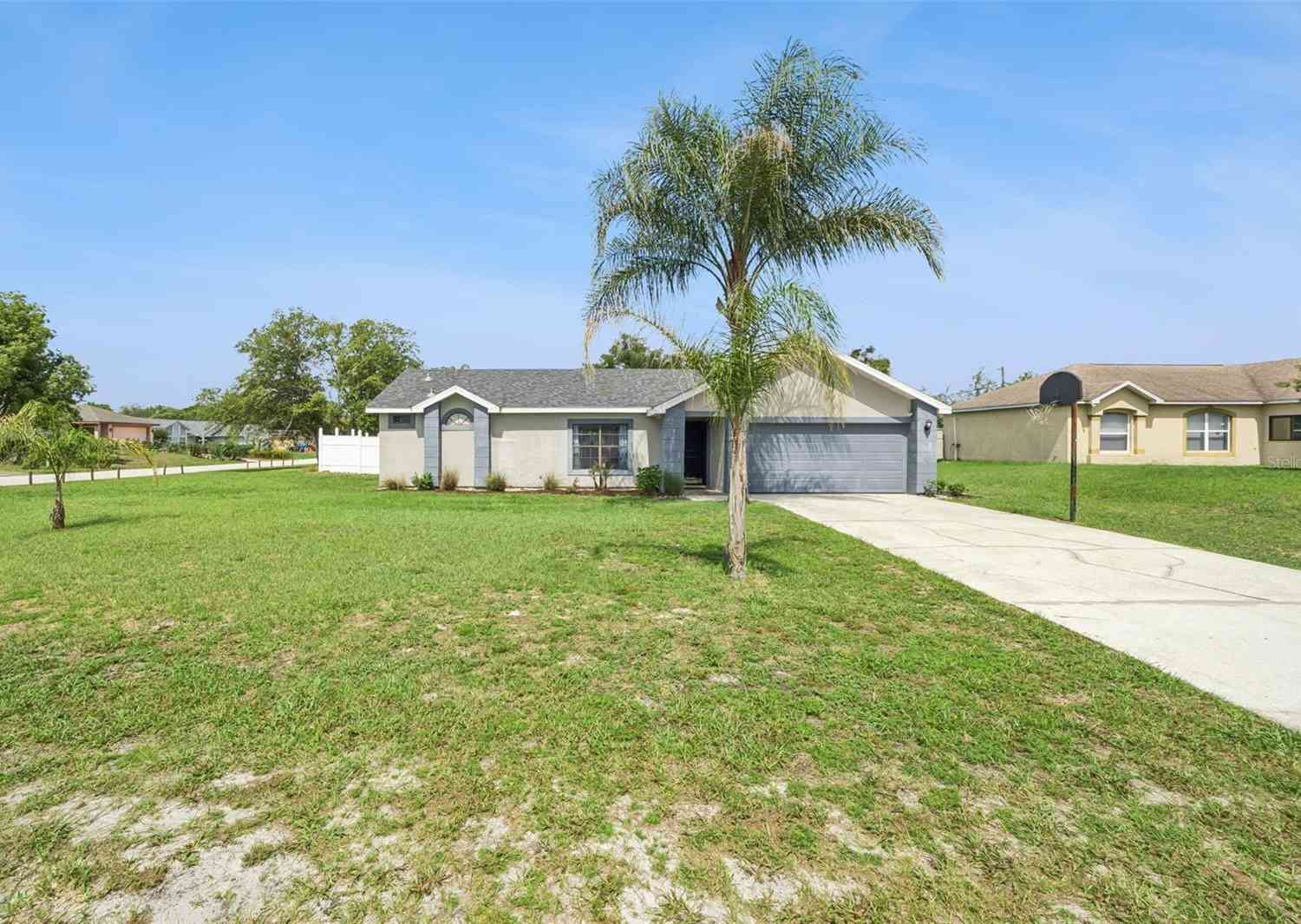 Homes For Sale - 2620 E Dorchester Dr<br/> Volusia County, DELTONA, FL 32738