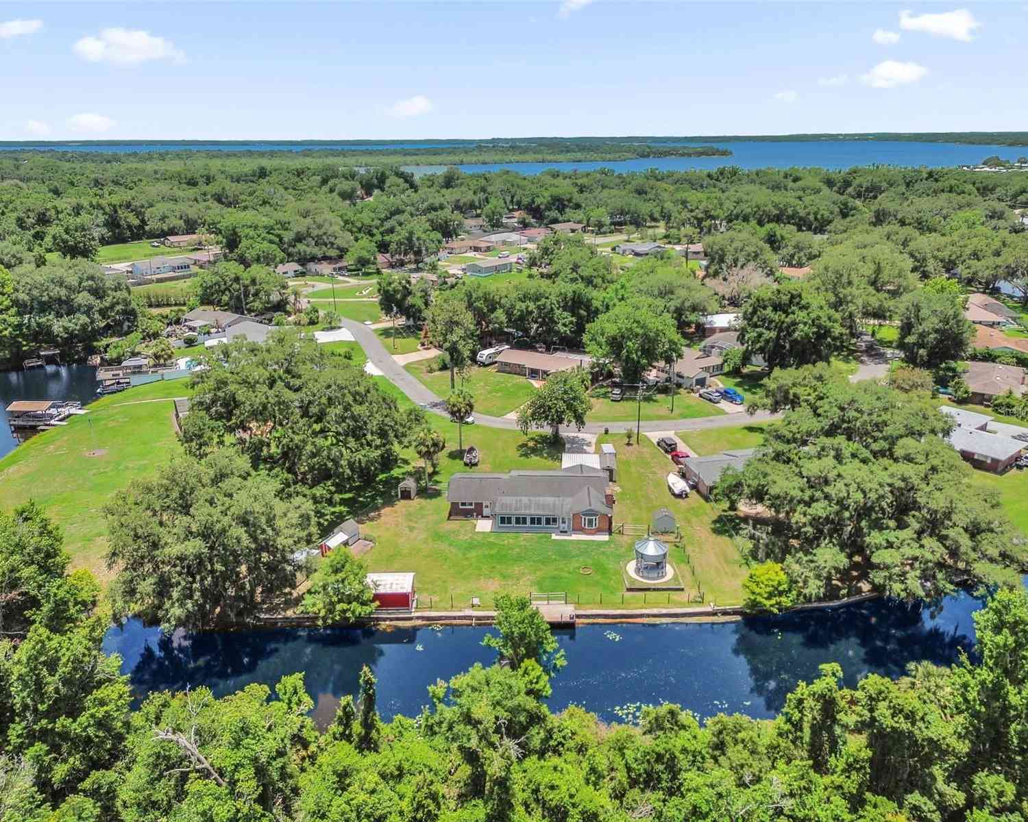 Homes For Sale - 35505 Crescent Drive<br/> Lake County, FRUITLAND PARK, FL 34731