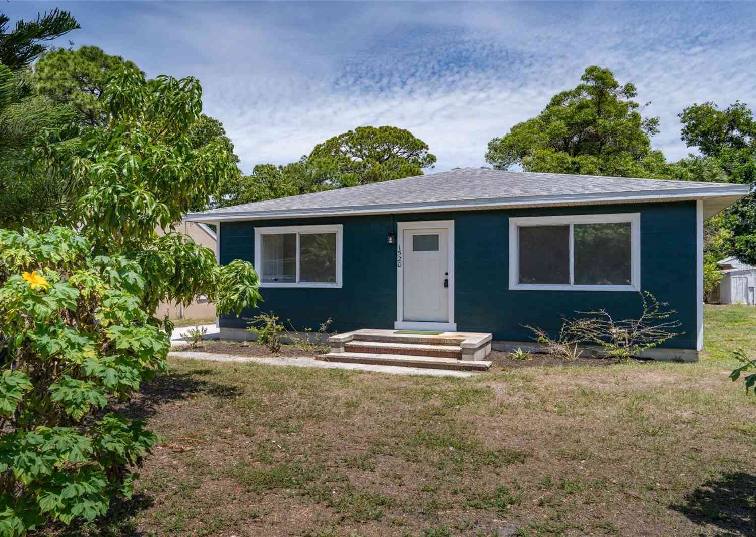 Homes For Sale - 1520 19th Avenue<br/> Manatee County, BRADENTON, FL 34205