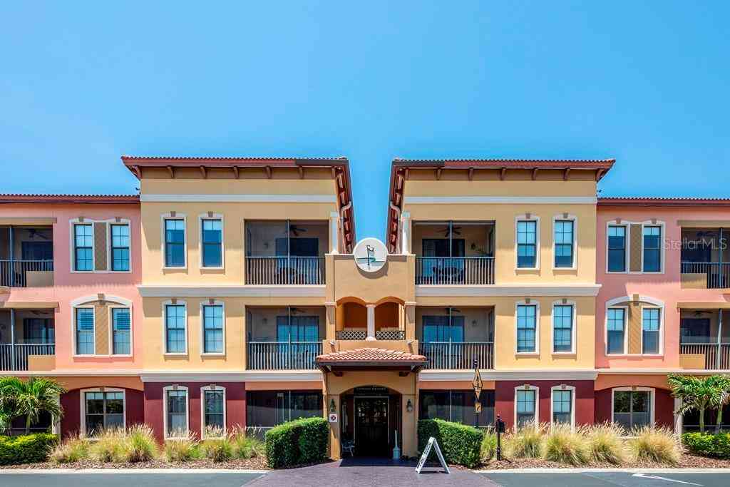 Condo For Sale - 13941 Clubhouse Drive #102<br/> Hillsborough County County, Tampa, FL 33618