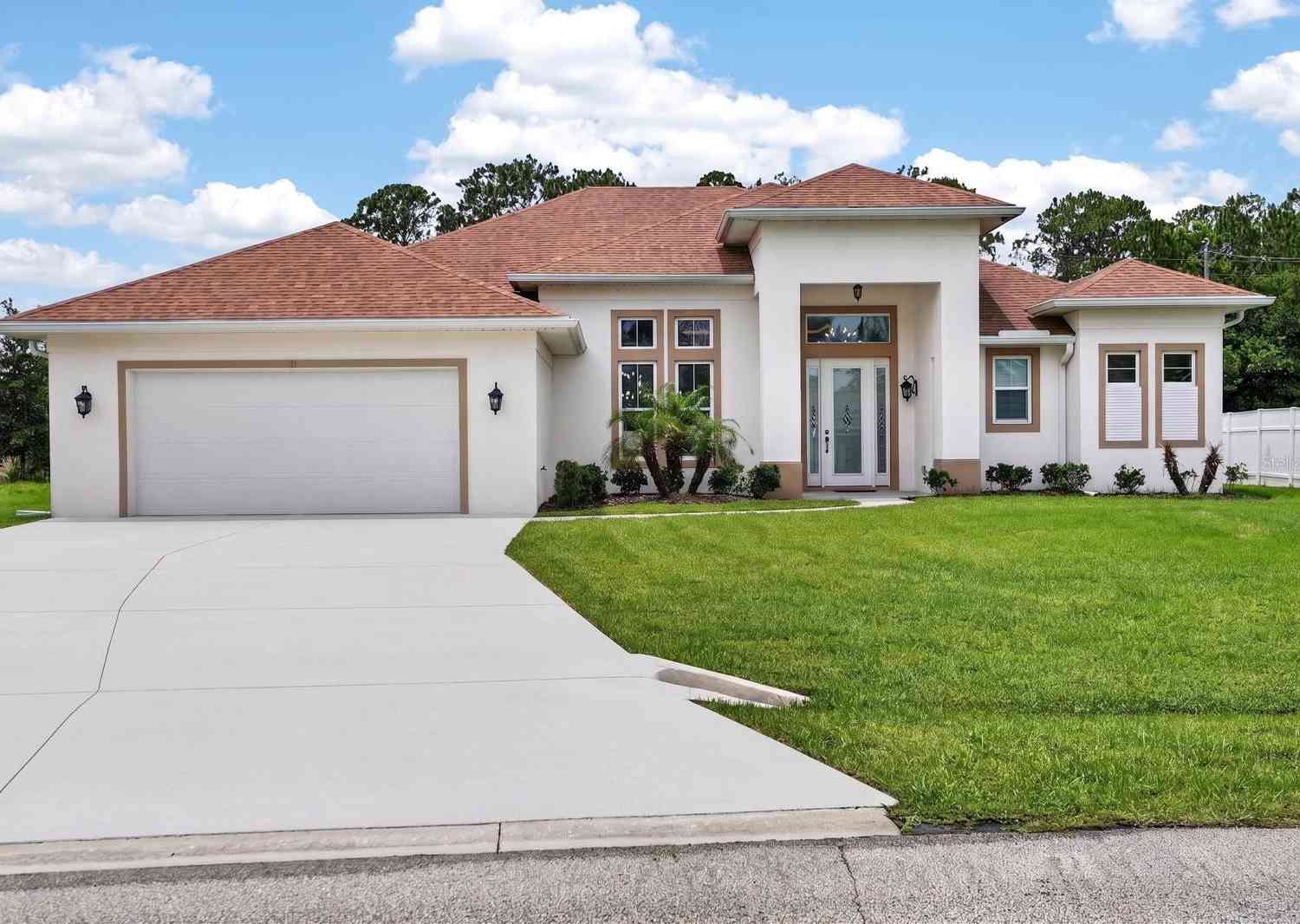 Homes For Sale - 19 Westchester Lane<br/> PALM COAST, FL 32164