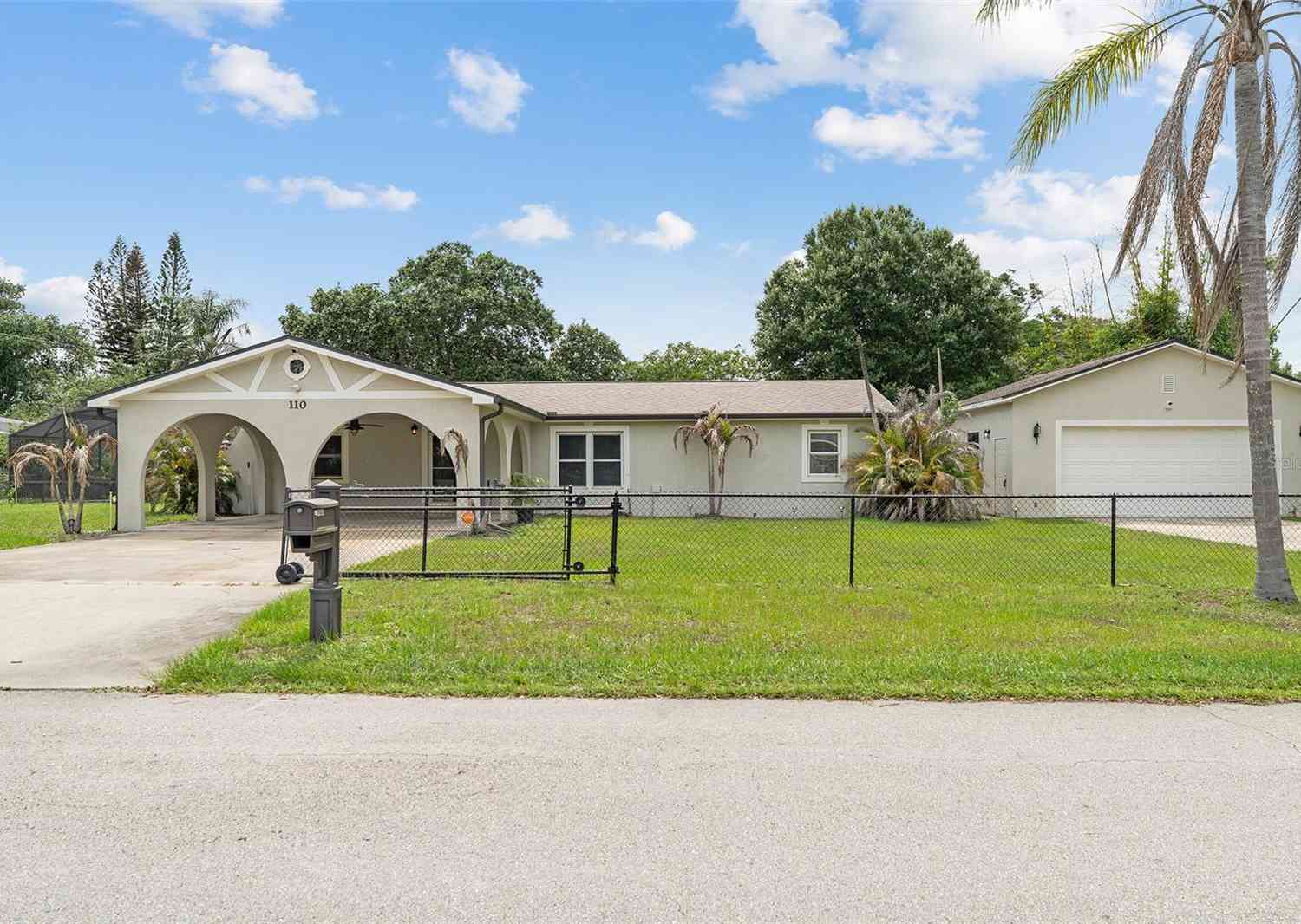 Homes For Sale - 110 Edgewater Dr<br/> Saint Cloud, FL 34769