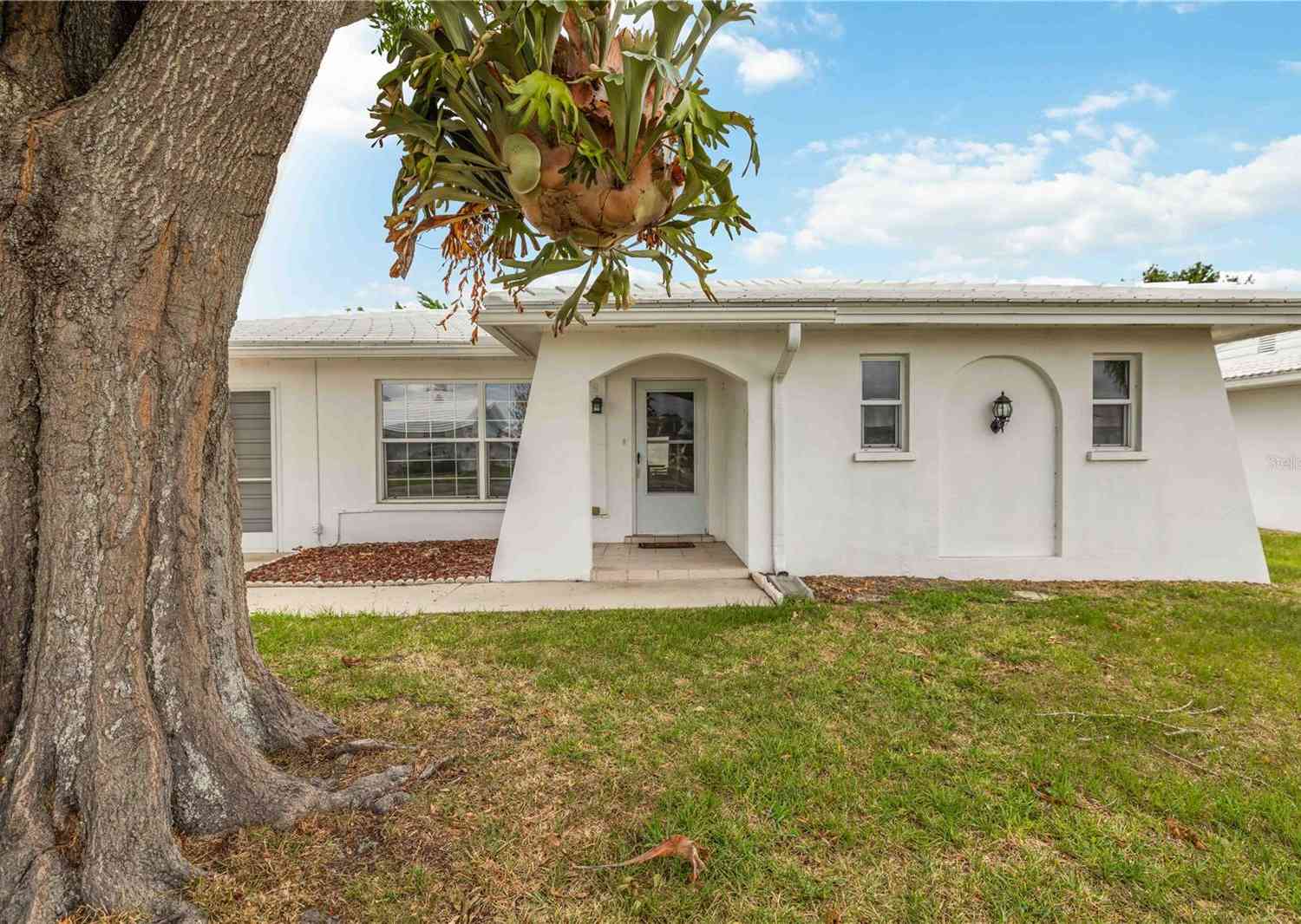 Homes For Sale - 4001 Chinaberry Road<br/> BRADENTON, FL 34208