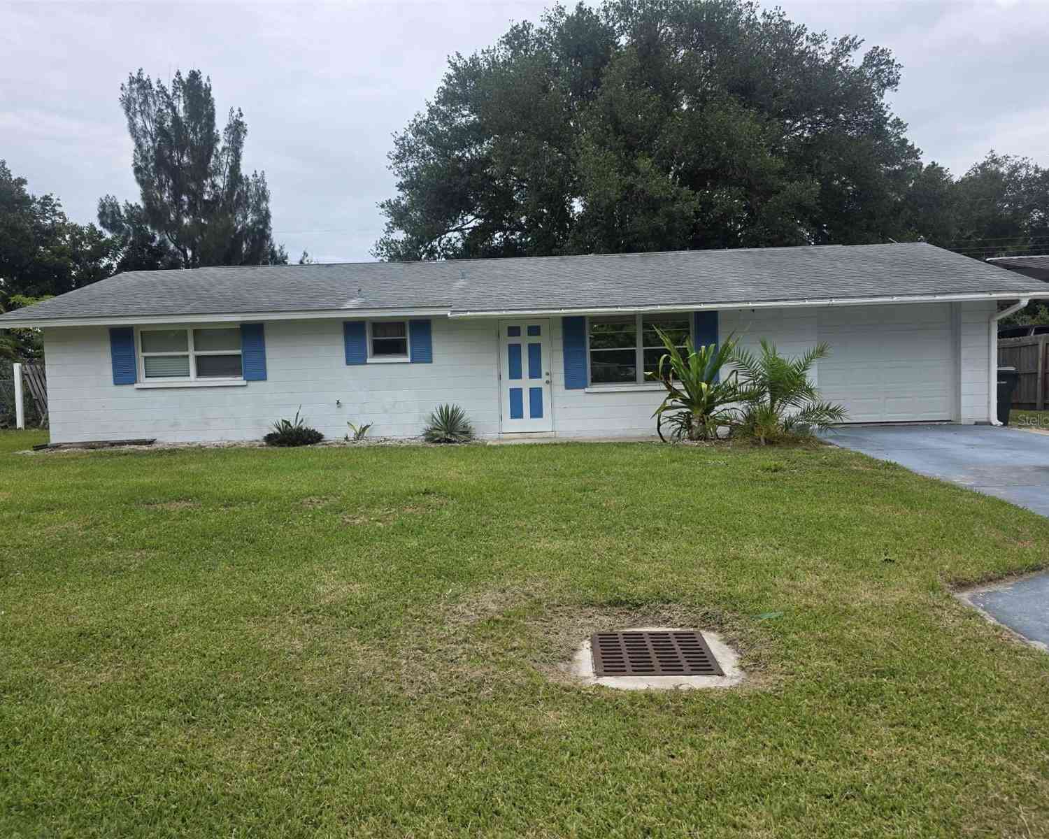 Homes For Sale - 408 Pinewood Avenue<br/> NOKOMIS, FL 34275