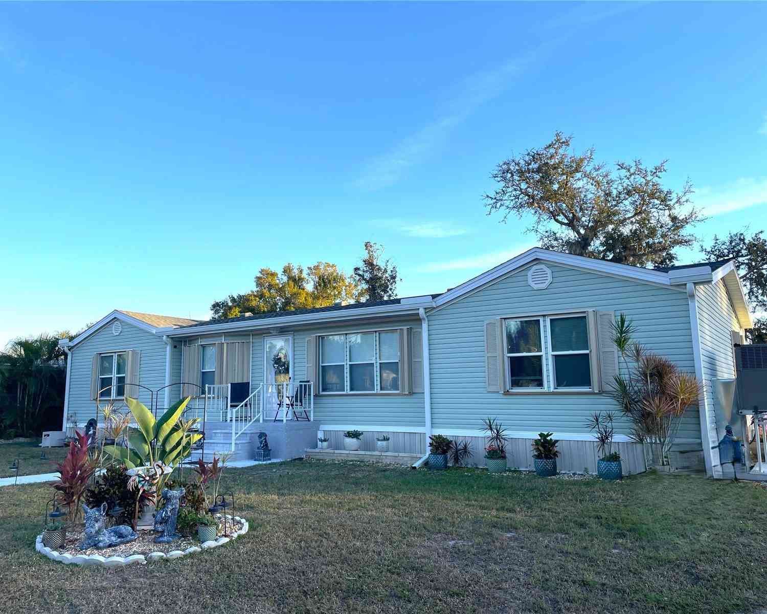 Mobile Home For Sale - 24437 Harborview Road #70<br/> PORT CHARLOTTE, FL 33980
