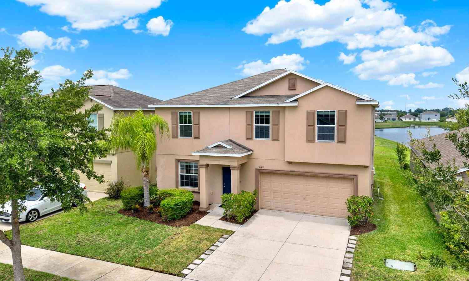 Homes For Sale - 10109 Crested Fringe Drive<br/> RIVERVIEW, FL 33578